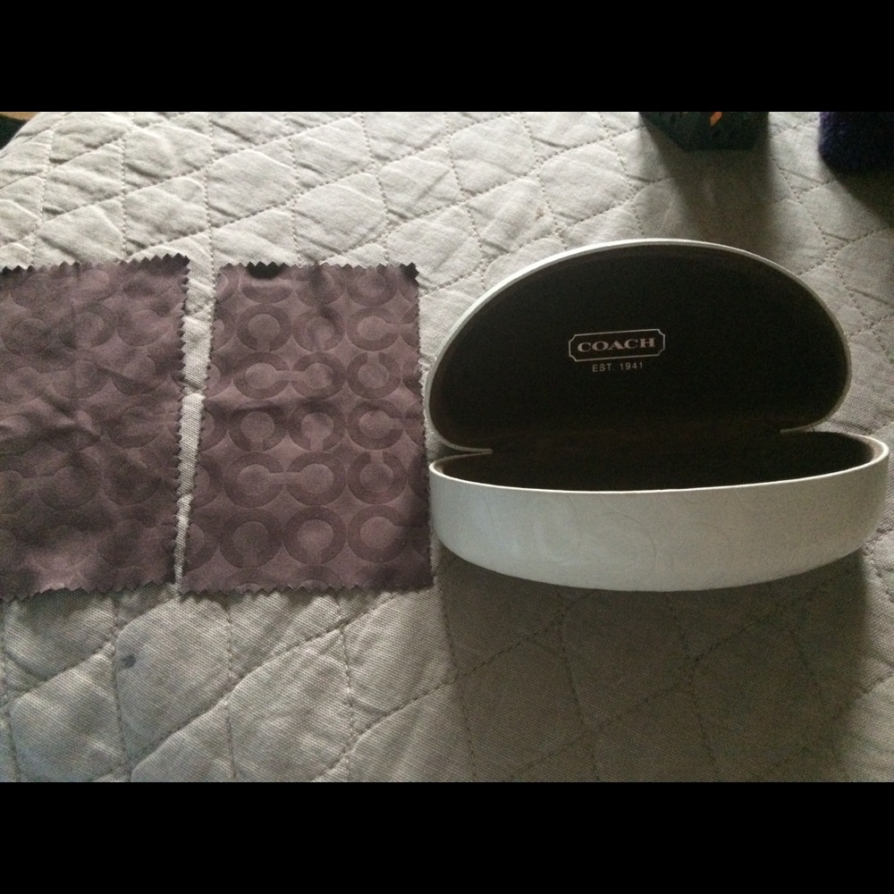 Coach glasses Case - Picture 2 of 5
